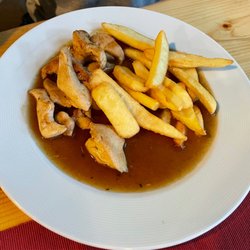 Koliba U černého medvěda - Kid's menu: chicken slice with french fried