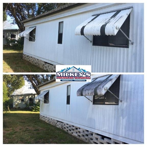 House washing before and after in Valrico FL – mold and mildew removed from siding