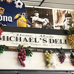 Michael's Deli - Interior
