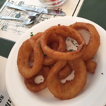 The Polo Inn - Beer battered onion ring - Bed & Breakfast Near Me - Chicago, Illinois