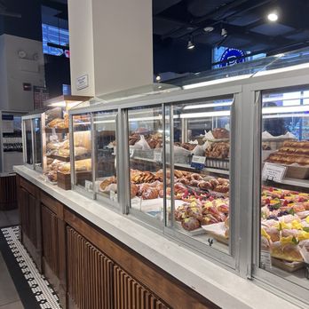 Paris Baguette - Bakery items you can grab - Coffee & Tea Near Me - New York, New York Paris Baguette - Bakery items you can grab - Coffee & Tea Near Me - New York, New York