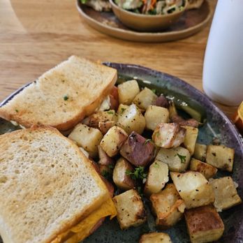 Great Full Gardens - South - Grilled cheese with a side of potatoes - New American Near Me - Reno, Nevada