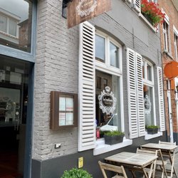 La Trattoria - Front