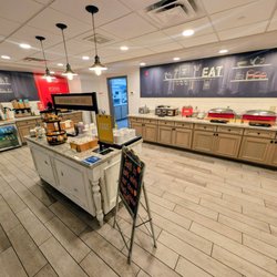 Hampton Inn & Suites Alliance - Breakfast nook