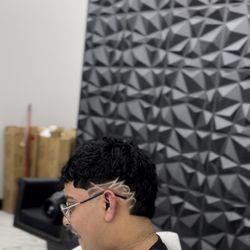 Back 2 Life Barbershop - BURST FADE WITH FREESTYLE