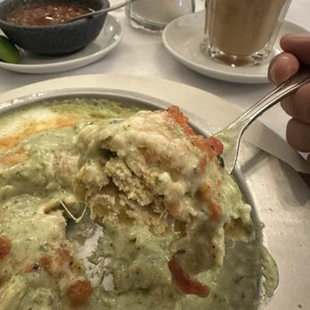 Café de Tacuba - Enchiladas Especiale - Mexican Near Me - México, D.F., DIF