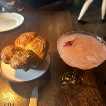 Dēliz - Brioche and la deliz vida - Italian Near Me - Chicago, Illinois