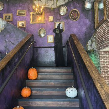 Black Cat Frozen Custard - Seasonal decor - Coffee & Tea Near Me - Portland, Oregon Black Cat Frozen Custard - Seasonal decor - Coffee & Tea Near Me - Portland, Oregon