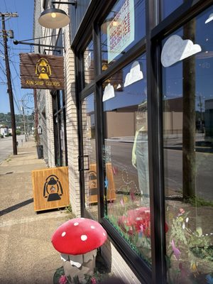 Kin Ship Goods by null