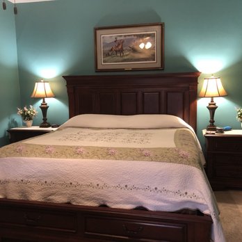 The Keystone Inn Bed and Breakfast - The General Early Suite bed - Hotels Near Me - Gettysburg, Pennsylvania The Keystone Inn Bed and Breakfast - The General Early Suite bed - Hotels Near Me - Gettysburg, Pennsylvania