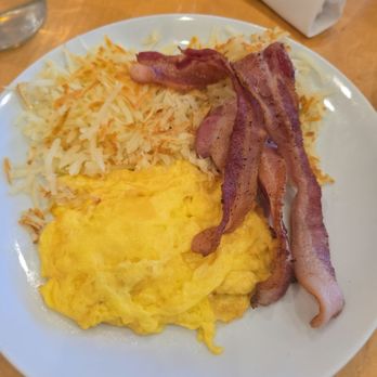 Yolk - South Loop - Breakfast & Brunch Near Me - Chicago, Illinois Yolk - South Loop - Breakfast & Brunch Near Me - Chicago, Illinois