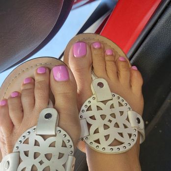 Lush Nail Lounge - Gel pedicure done by Nina - Nail Salons Near Me - Antioch, California