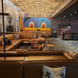 Bar Moxy