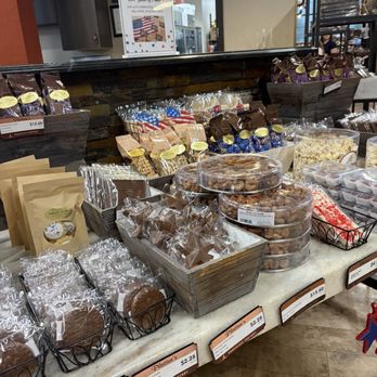 Platter's Chocolate Factory - Chocolates - Ice Cream & Frozen Yogurt Near Me - North Tonawanda, New York