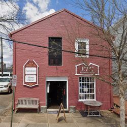 Southern Accents - 109 Amelia Street Storefront Street View