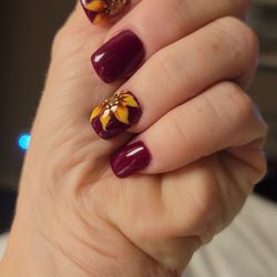 Topline Nails - I love coming to top line nails from Portland.  Trina has the touch . Thank you for such great work