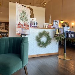 Valhalla Salon - Lobby