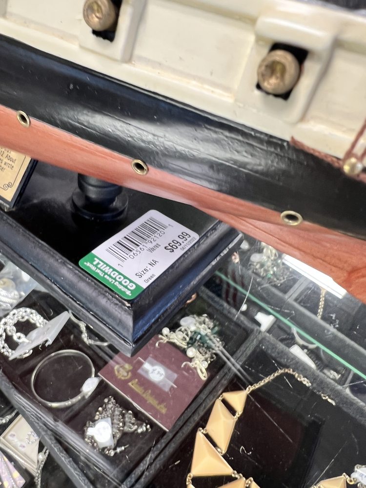 GOODWILL STORE & DONATION CTR Updated October 2024 15 Photos 7130