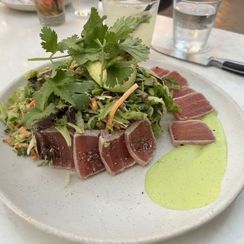 Moxies - Seared Ginger Tuna Salad - Cocktail Bars Near Me - Dallas, Texas Moxies - Seared Ginger Tuna Salad - Cocktail Bars Near Me - Dallas, Texas
