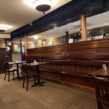 Paddy's Hollow - Dinning area - American Near Me - Wilmington, North Carolina Paddy's Hollow - Dinning area - American Near Me - Wilmington, North Carolina