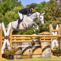 Meadow Hill Farm - Owner Stephen Pellett winning the ushja international hunter derby in Bend Oregon 2019