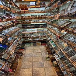 Tobacco House - Humidor.
