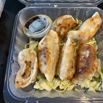 Bamboo Cafe - 6 Piece Pot Sticker Dim Sum - Food Trucks Near Me - Portland, Oregon