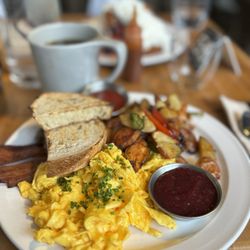 Commonwealth Cafe - Common Breakfast