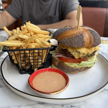 The Pressroom - House Burger - Cocktail Bars Near Me - San Jose, California The Pressroom - House Burger - Cocktail Bars Near Me - San Jose, California