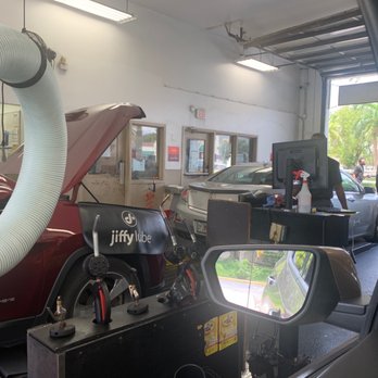 Jiffy Lube - In the garage. - Oil Change Stations Near Me - Hallandale, Florida Jiffy Lube - In the garage. - Oil Change Stations Near Me - Hallandale, Florida