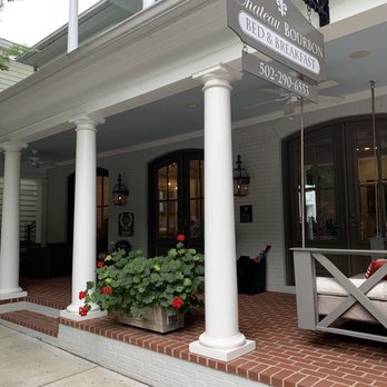 Chateau Bourbon - Bed & Breakfast Near Me - Louisville, Kentucky