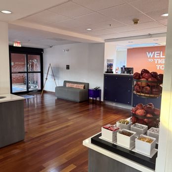 Hampton Inn Clemson-University Area - Lobby - Hotels Near Me - Clemson, South Carolina Hampton Inn Clemson-University Area - Lobby - Hotels Near Me - Clemson, South Carolina
