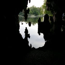 Parc de Majolan - Dans les grottes !
