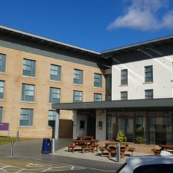 Premier Inn Edinburgh Airport - Fresh smart airport hotel