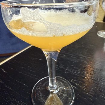 The View - Martini with prosecco - Lounges Near Me - New York, New York