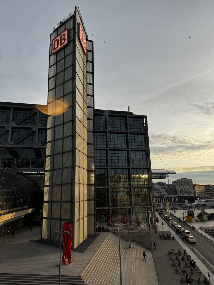 MEININGER Hotel Berlin Hauptbahnhof