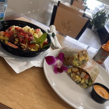 6 Avenue Caffe - Açaí bowl and breakfast burrito - Acai Bowls Near Me - Los Angeles, California 6 Avenue Caffe - Açaí bowl and breakfast burrito - Acai Bowls Near Me - Los Angeles, California