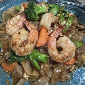 Siam Thai Kitchen - Pad see ew with shrimp - Thai Near Me - Mission Viejo, California Siam Thai Kitchen - Pad see ew with shrimp - Thai Near Me - Mission Viejo, California