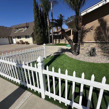 San Diego Paverscape - Replaced dead grass with turf, rocks and a small picket fence - Landscaping Near Me San Diego Paverscape - Replaced dead grass with turf, rocks and a small picket fence - Landscaping Near Me