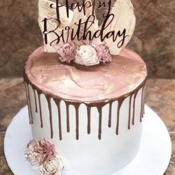 Yubana's Creations - My specialty is birthday CAKES