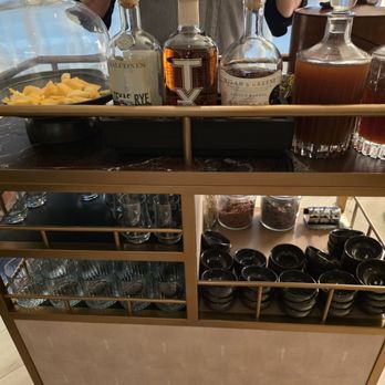 Chase Sapphire Lounge - Airport Lounges Near Me - Grapevine, Texas