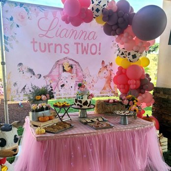 Honeybee Creative Designs - Balloon Services Near Me