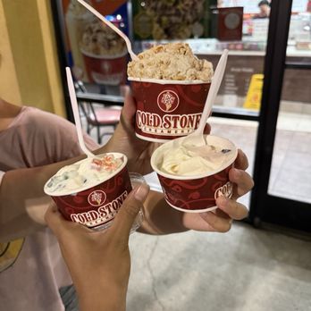 Cold Stone Creamery - Ice Cream & Frozen Yogurt Near Me - North Hills, California