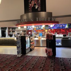 B&B Theatres Wildwood 10 - Concessions and ticket counter