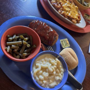 High Life Lounge - Meatloaf with Mac and cheese and green beans - Dive Bars Near Me - Des Moines, Iowa