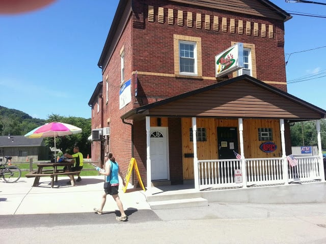 Food from Rich's Parkside Den