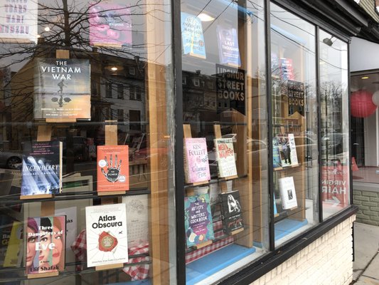 Loyalty Bookstore by null