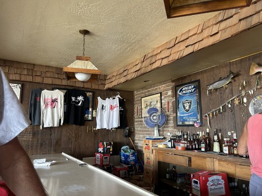 Lee's Tavern by null