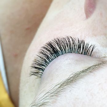 Velvet Lash - Close up of volume full set - Eyelash Service Near Me