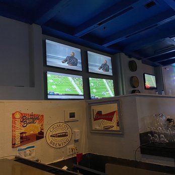 Blue - Bar view - Sports Bars Near Me - Orlando, Florida Blue - Bar view - Sports Bars Near Me - Orlando, Florida